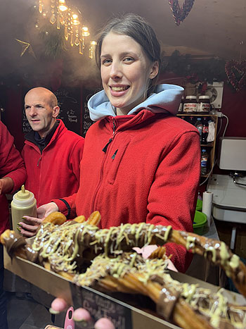 2024 neu: Dubai Churros Weihnachtsdorf Pasing Arcaden - Münchner Kinderweihnacht mit Weihnachtsdorf auf dem Paseo Platz der Pasing Arcaden  (©Foto: Martin Schmitz)